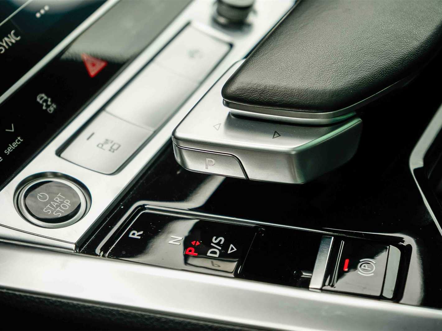 Thumbnail: 2024 Audi Q8 e-tron - 21