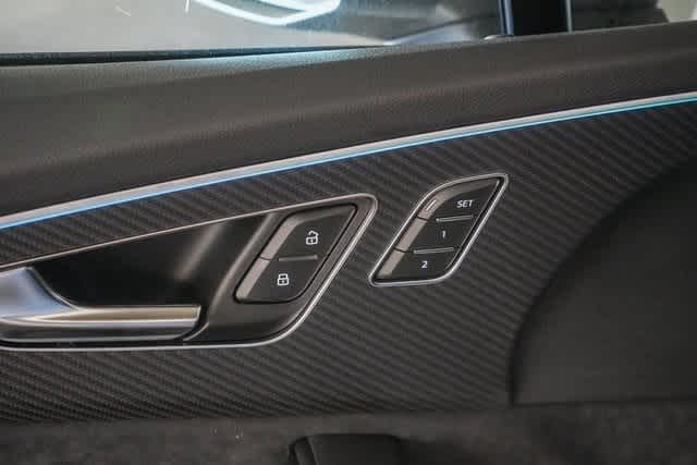 Thumbnail: 2025 Audi SQ7 - 33