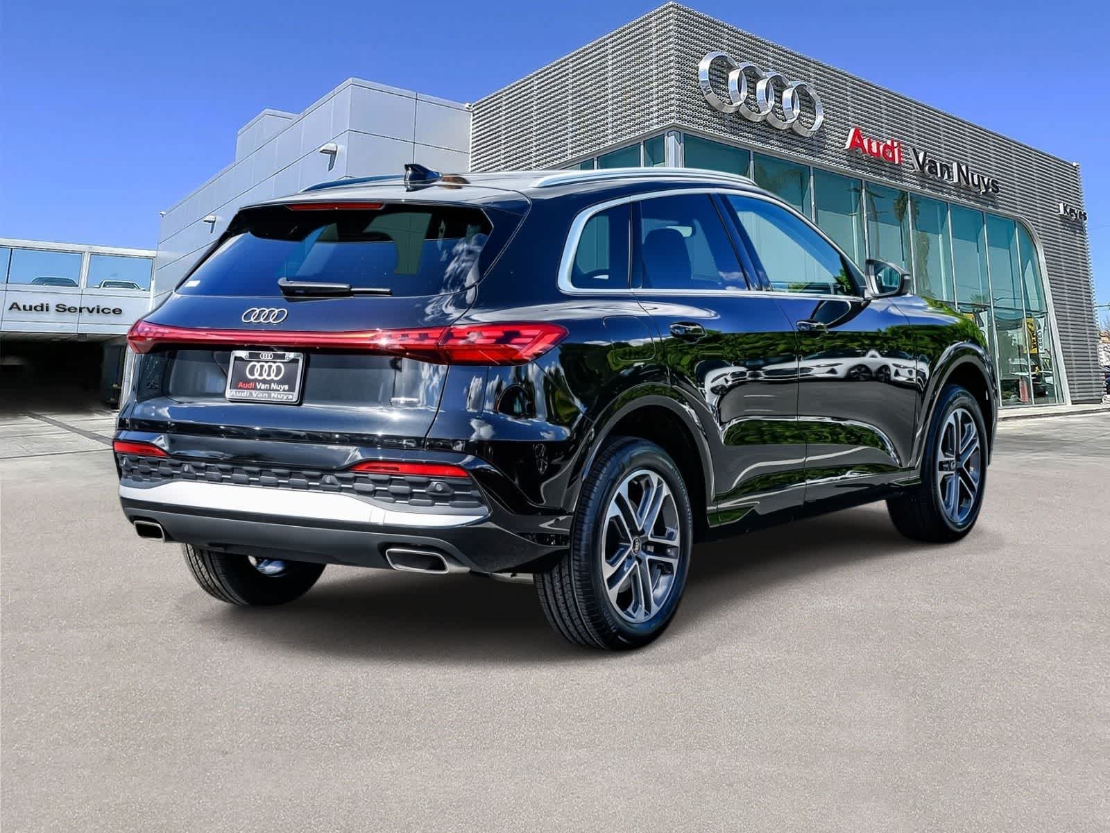 Thumbnail: 2025 Audi Q5 - 4