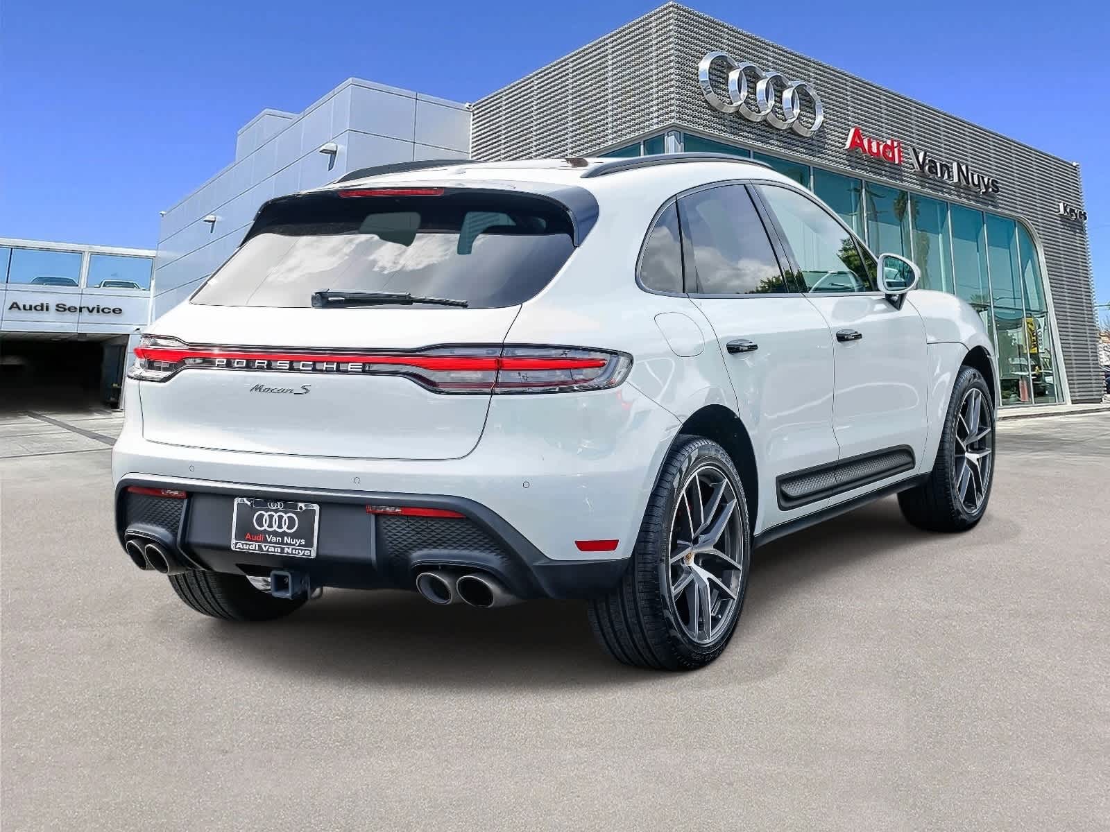 Thumbnail: 2023 Porsche Macan - 4