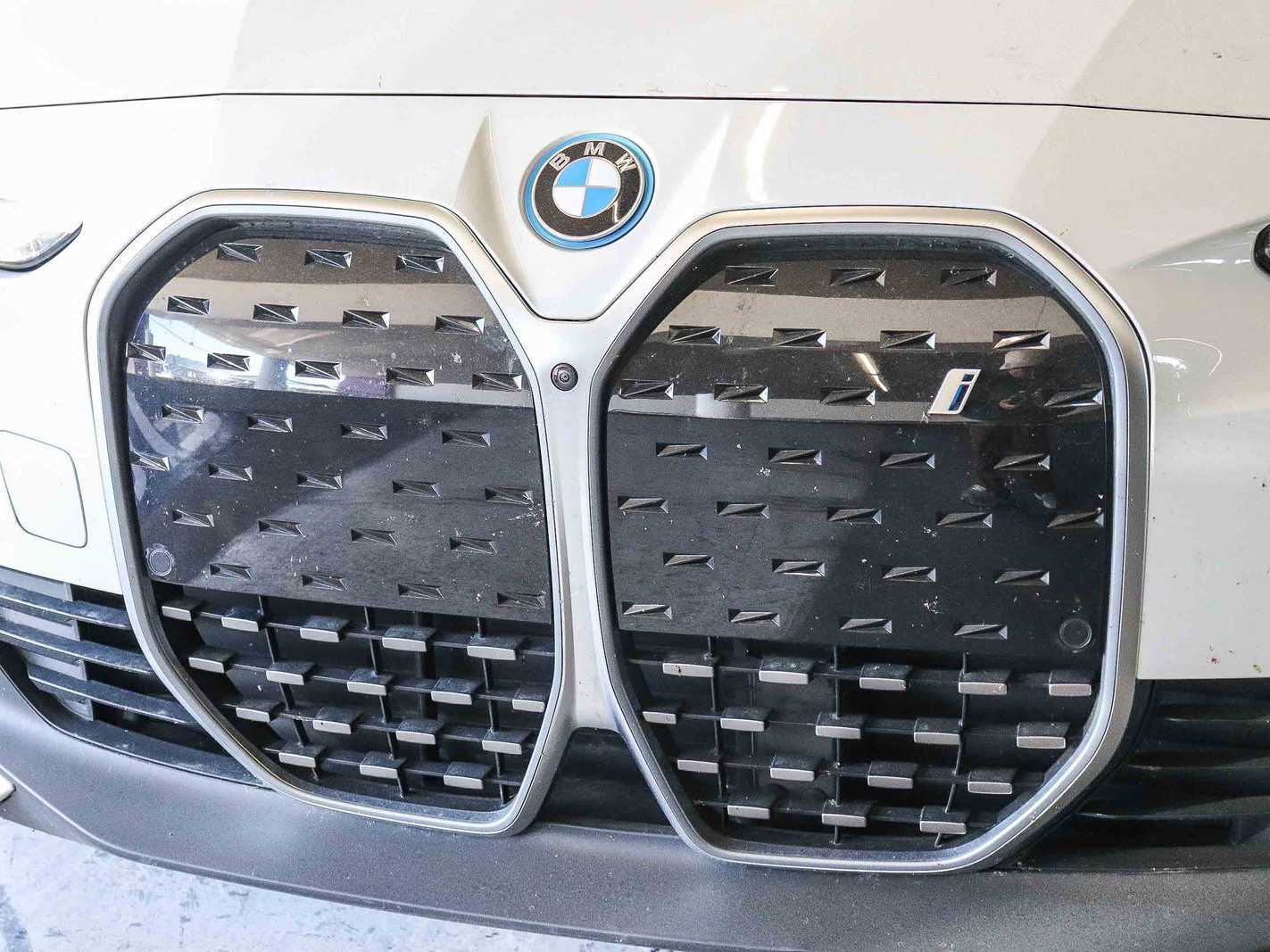 Thumbnail: 2023 BMW i4 - 8