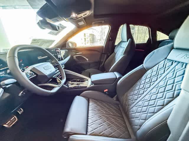 Thumbnail: 2025 Audi SQ5 - 19