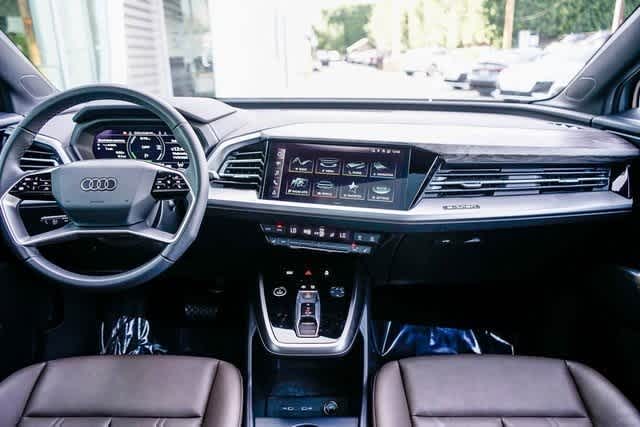 Thumbnail: 2025 Audi Q4 e-tron - 12