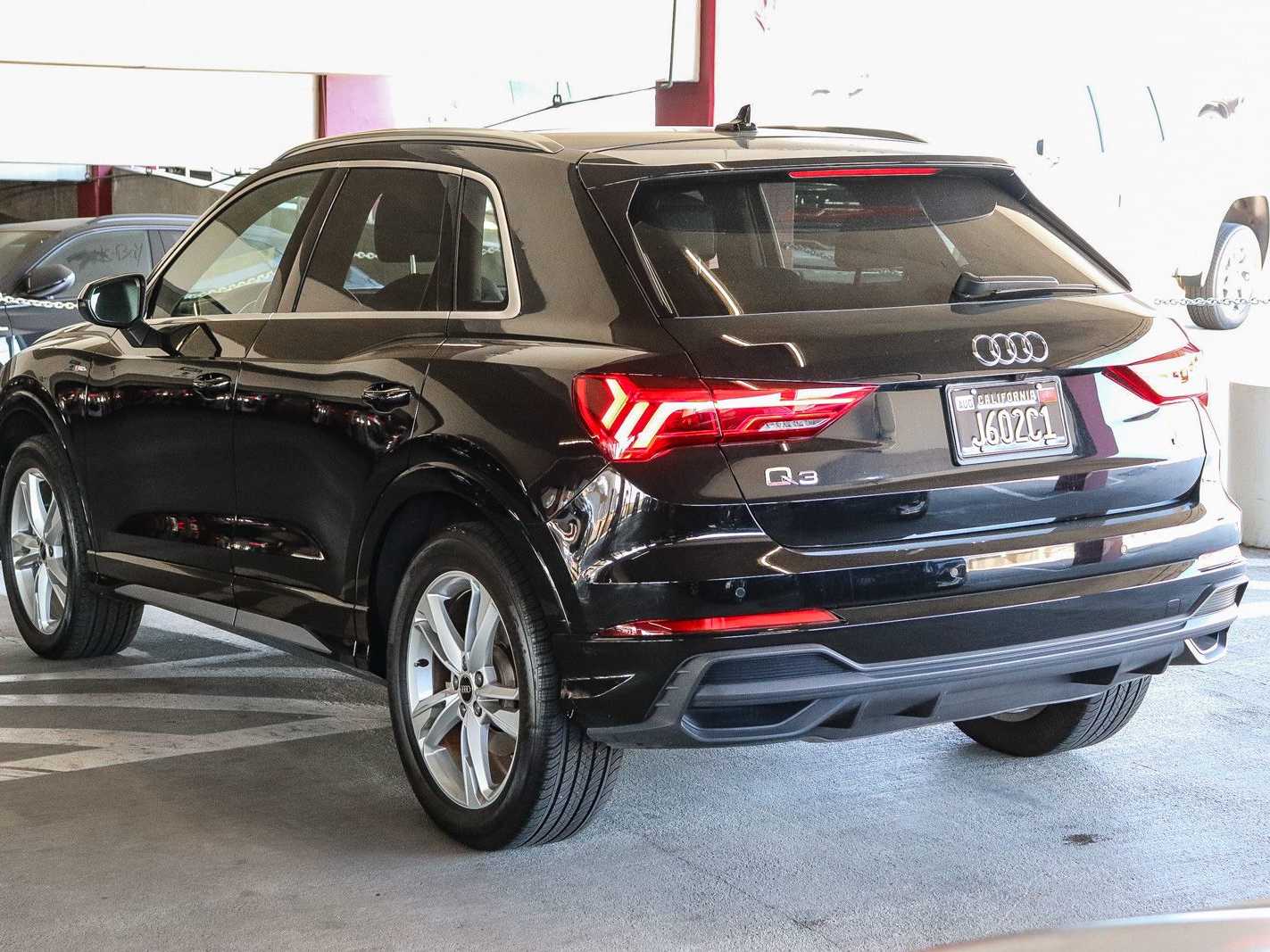 Thumbnail: 2023 Audi Q3 - 2