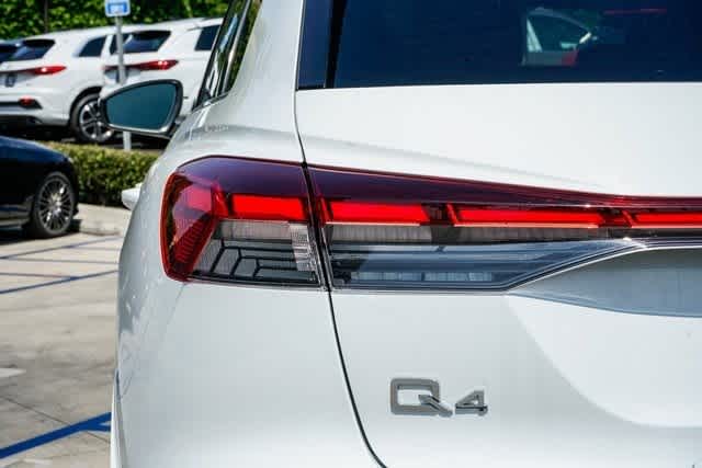 Thumbnail: 2023 Audi Q4 e-tron - 9