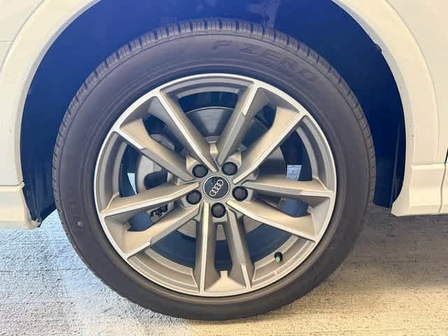 Thumbnail: 2025 Audi Q3 - 9