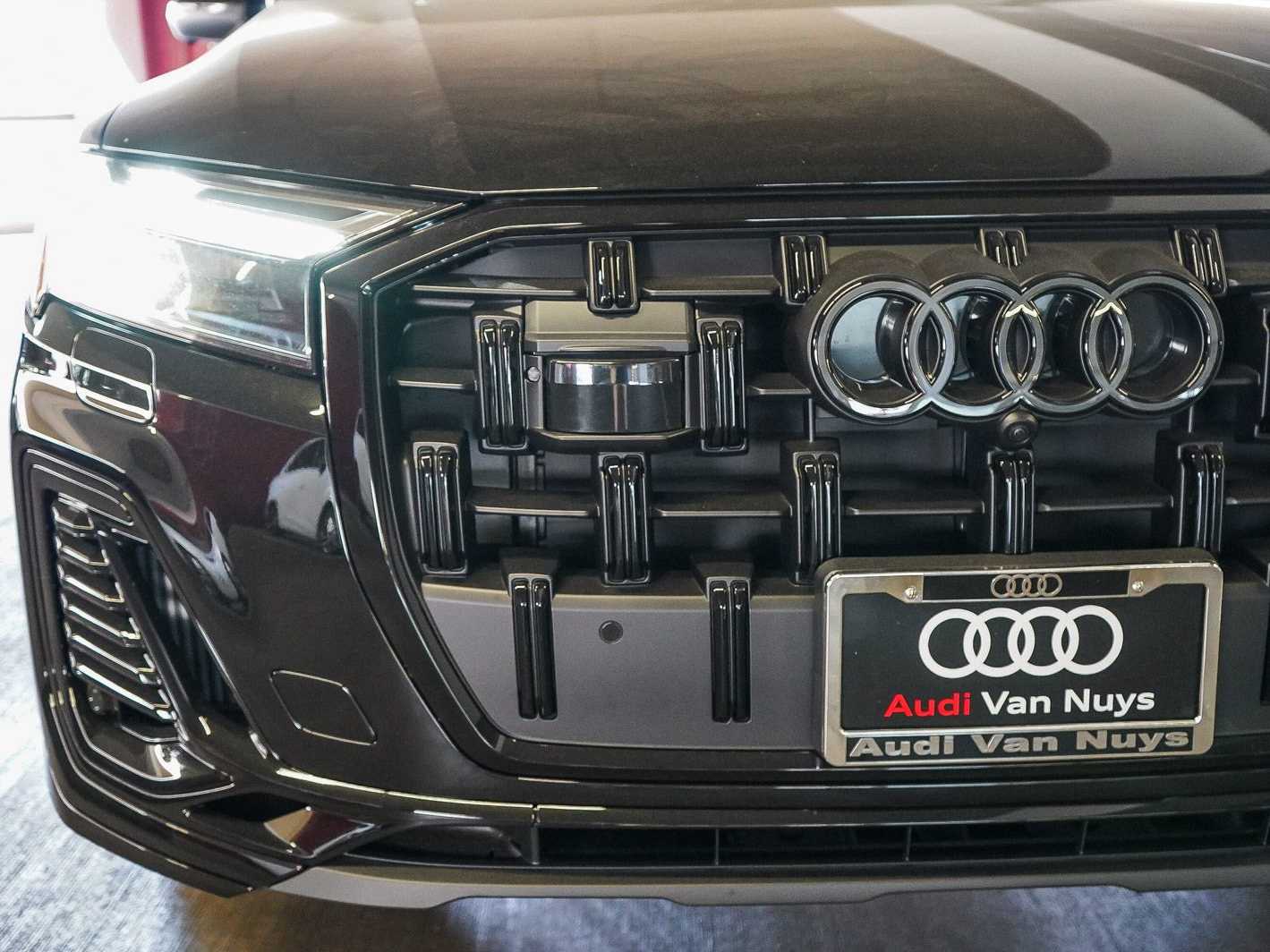 Thumbnail: 2026 Audi Q7 - 11