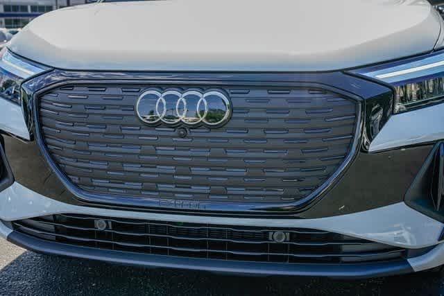 Thumbnail: 2026 Audi Q4 e-tron - 8