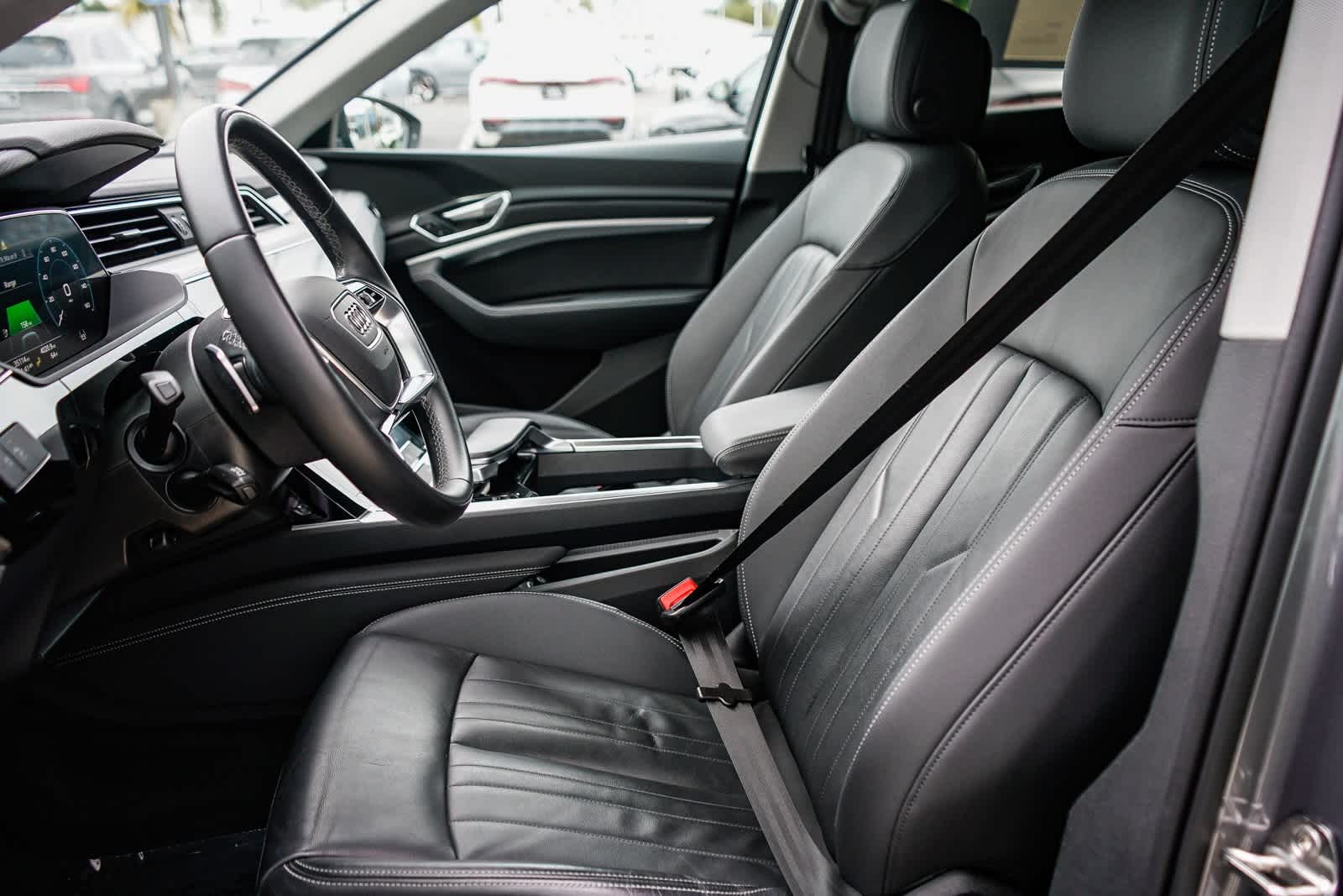 Thumbnail: 2023 Audi e-tron - 17