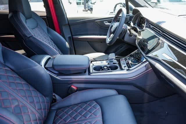 Thumbnail: 2025 Audi SQ7 - 25