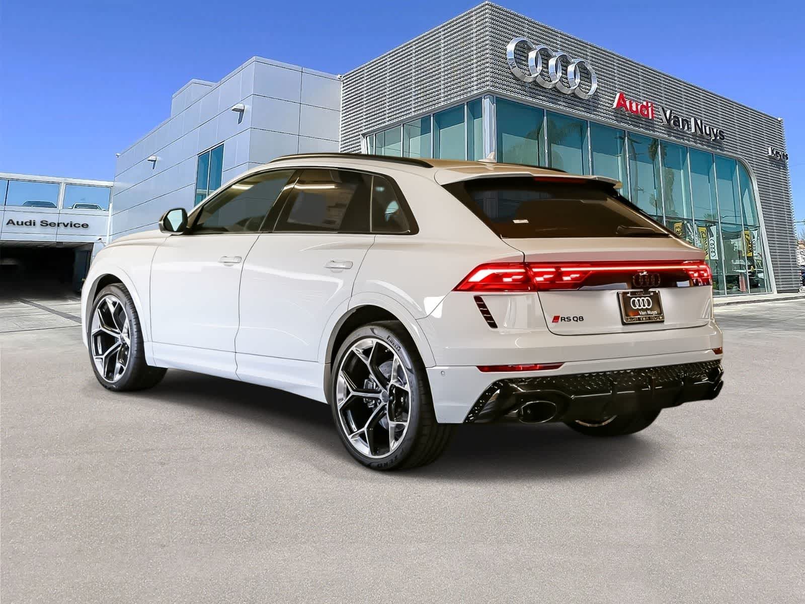 Thumbnail: 2026 Audi RS Q8 - 6