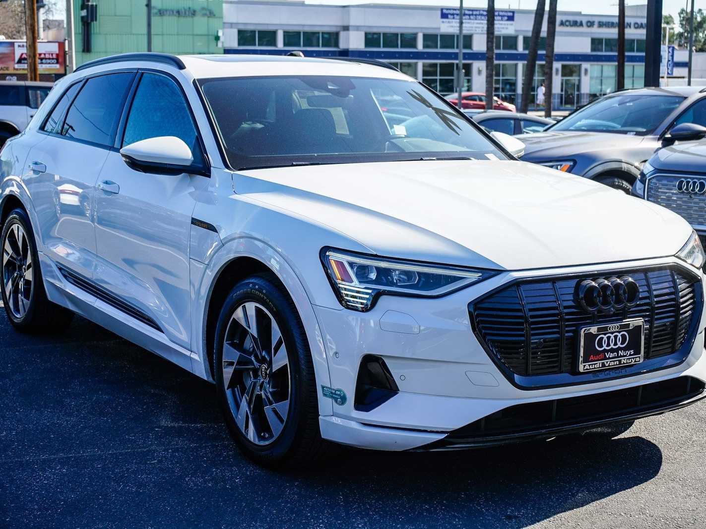 Thumbnail: 2023 Audi e-tron - 5