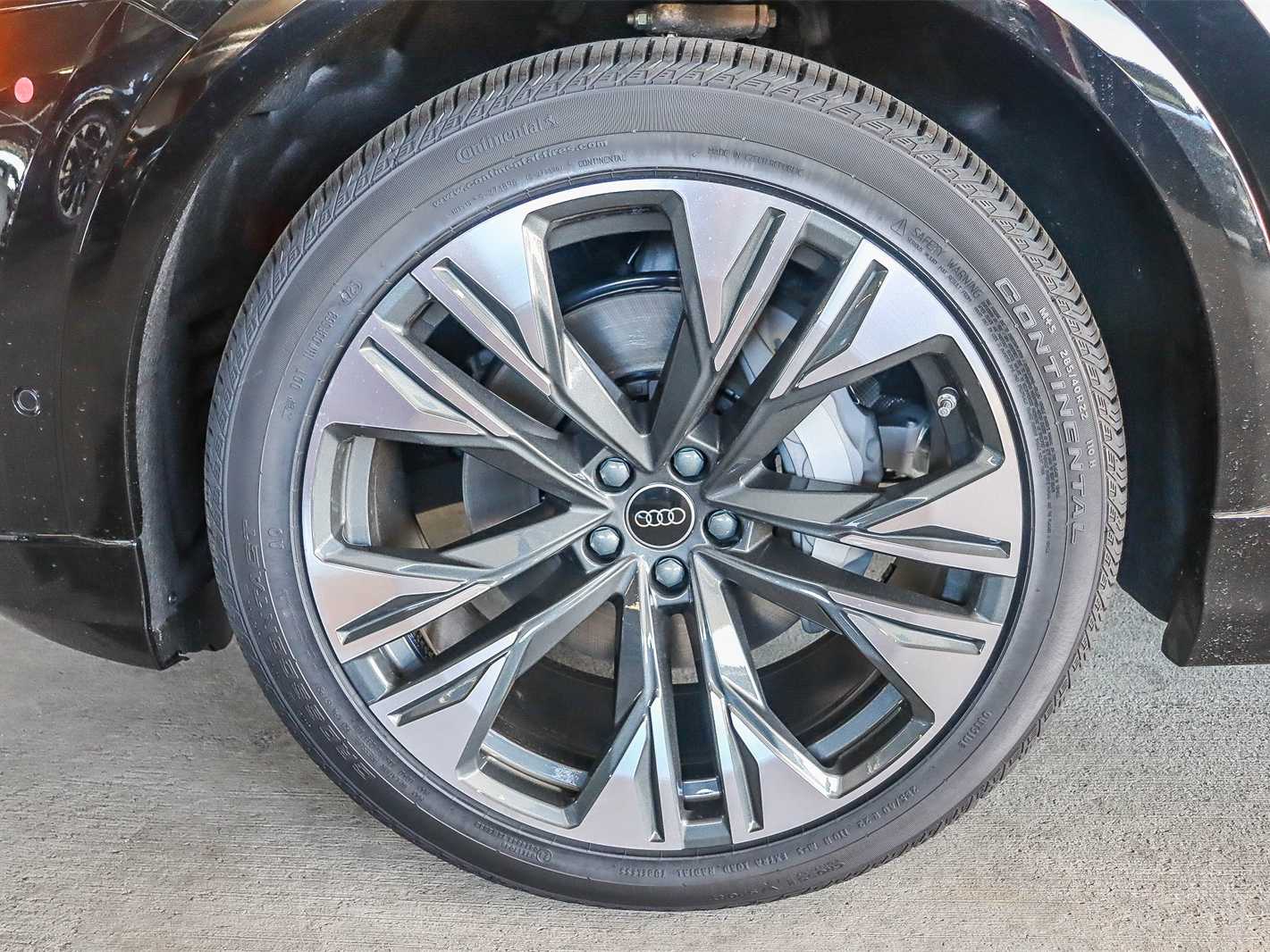 Thumbnail: 2026 Audi Q8 - 9