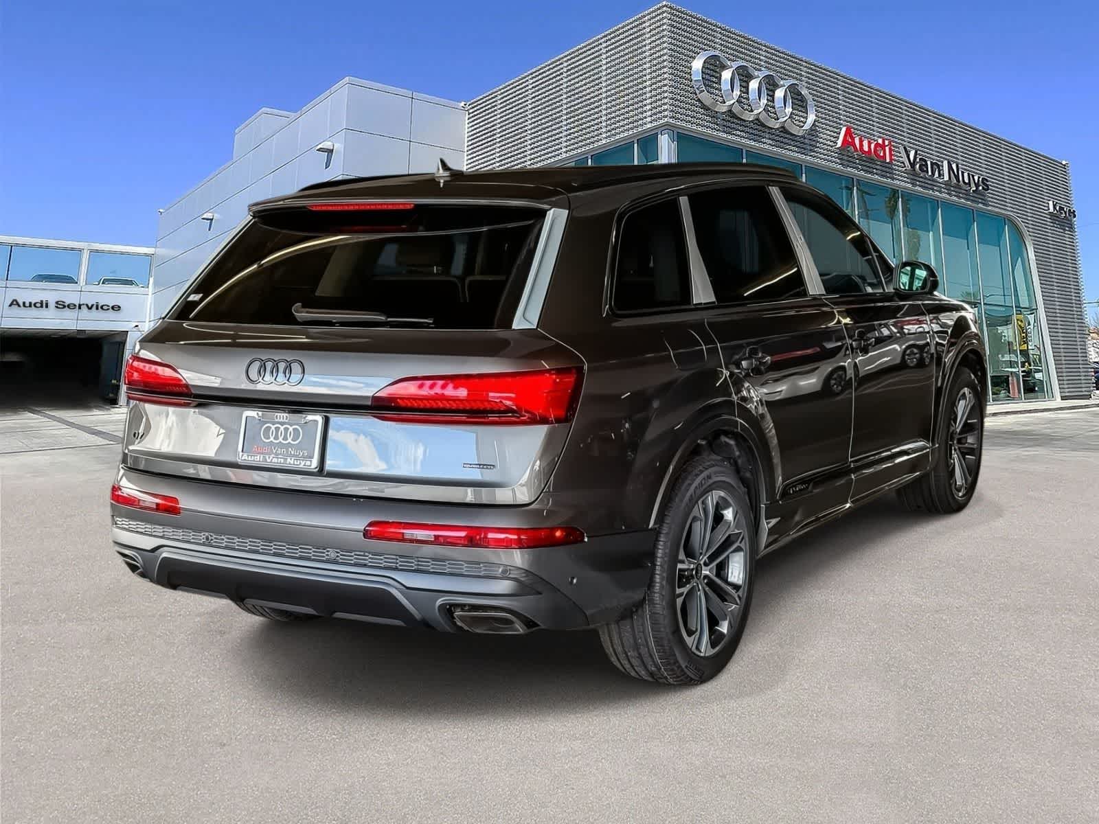 Thumbnail: 2026 Audi Q7 - 4