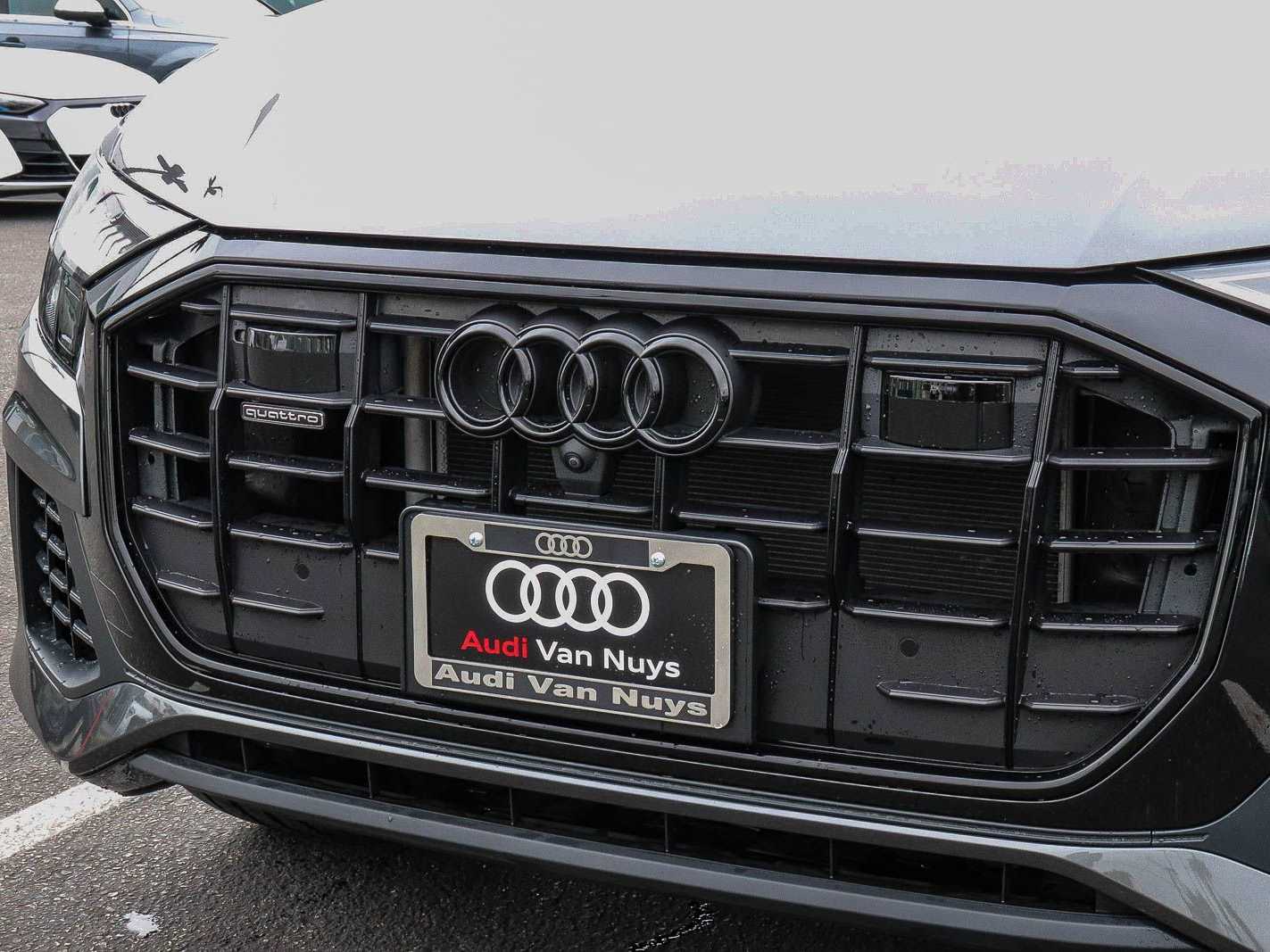 Thumbnail: 2023 Audi Q8 - 8