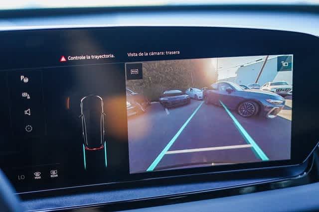 Thumbnail: 2025 Audi Q6 e-tron - 25