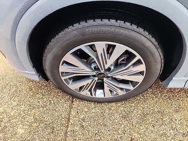 Thumbnail: 2025 Audi Q4 e-tron - 10