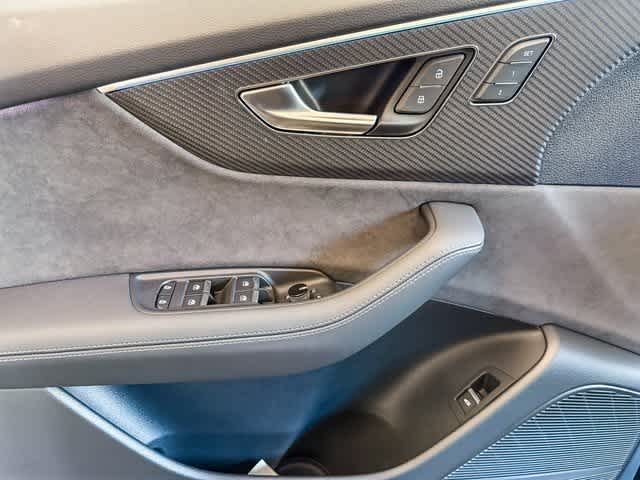 Thumbnail: 2026 Audi SQ8 - 22