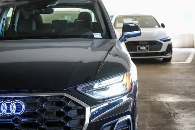 Thumbnail: 2025 Audi Q5 - 7
