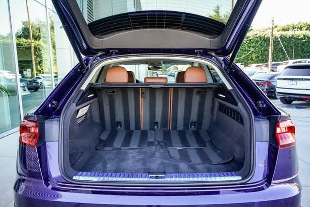 Thumbnail: 2022 Audi Q8 - 27