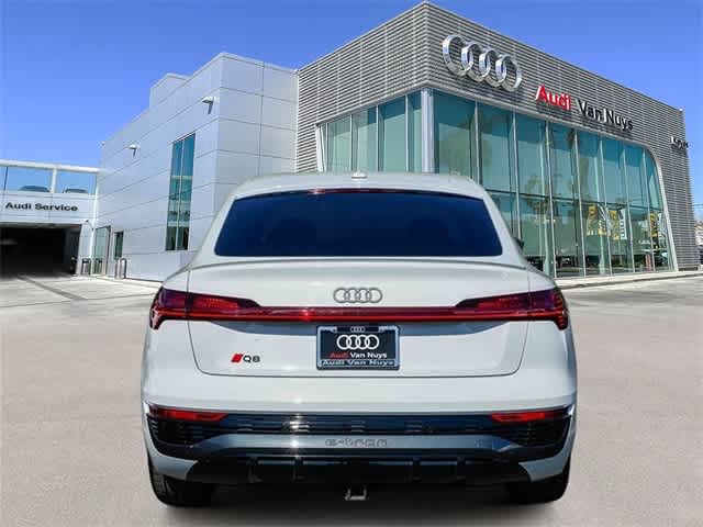 Thumbnail: 2024 Audi Q8 e-tron - 3