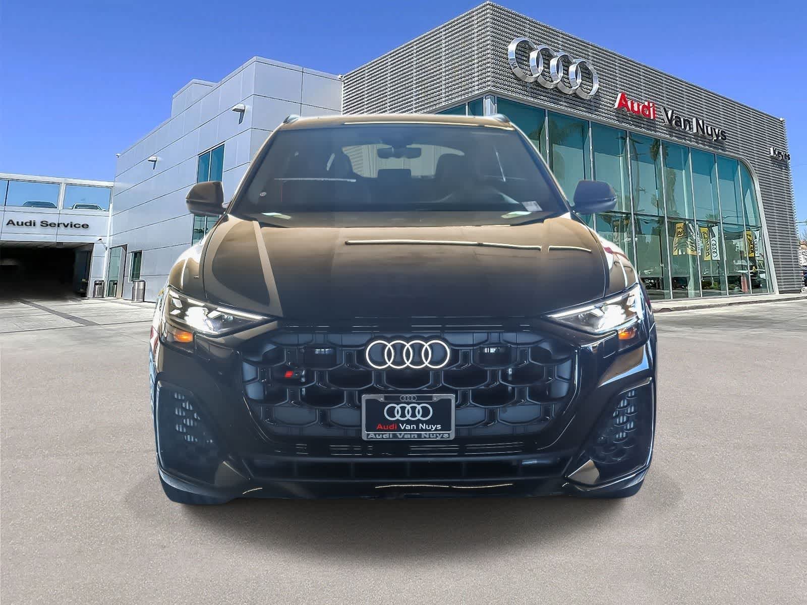 Thumbnail: 2026 Audi SQ8 - 2
