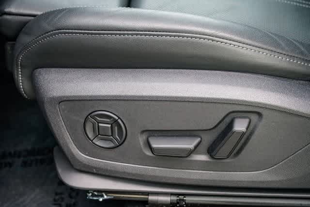 Thumbnail: 2025 Audi Q6 e-tron - 20