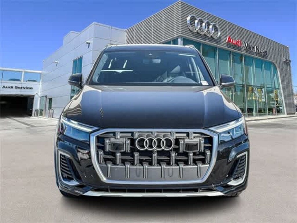 New 2025 Audi Q7 55 Premium Plus SUV