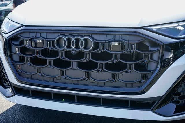 Thumbnail: 2025 Audi Q8 - 8