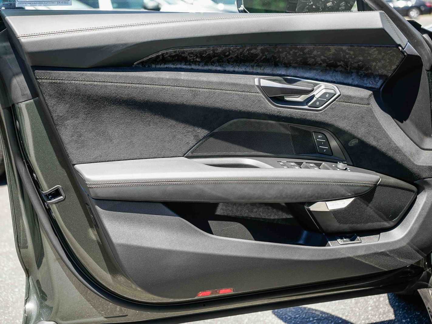 Thumbnail: 2025 Audi RS e-tron GT - 20