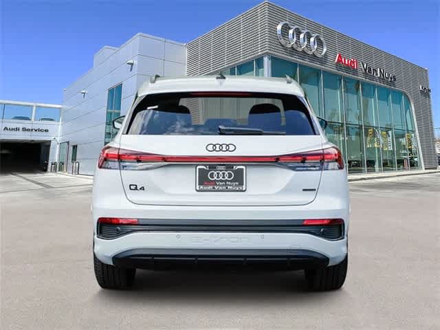 Thumbnail: 2026 Audi Q4 e-tron - 3