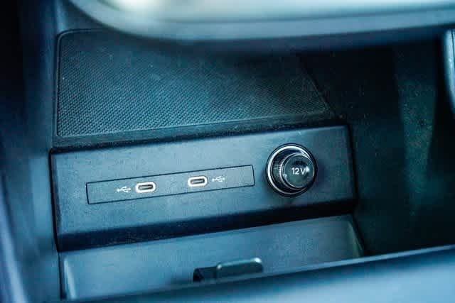 Thumbnail: 2023 Audi Q4 e-tron - 22