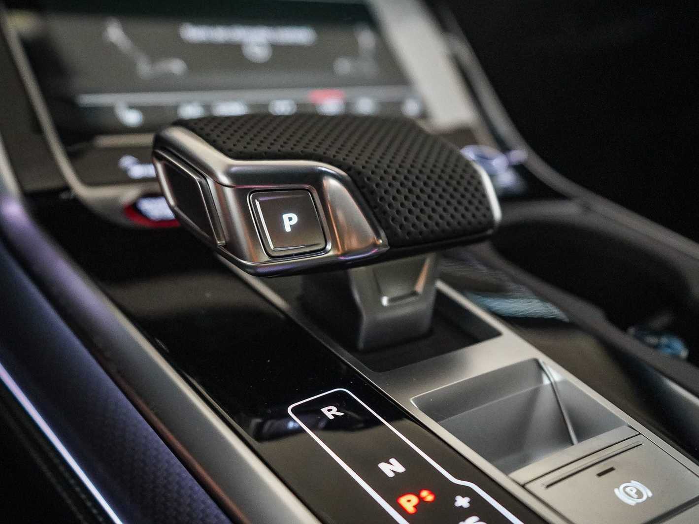 Thumbnail: 2026 Audi SQ8 - 23