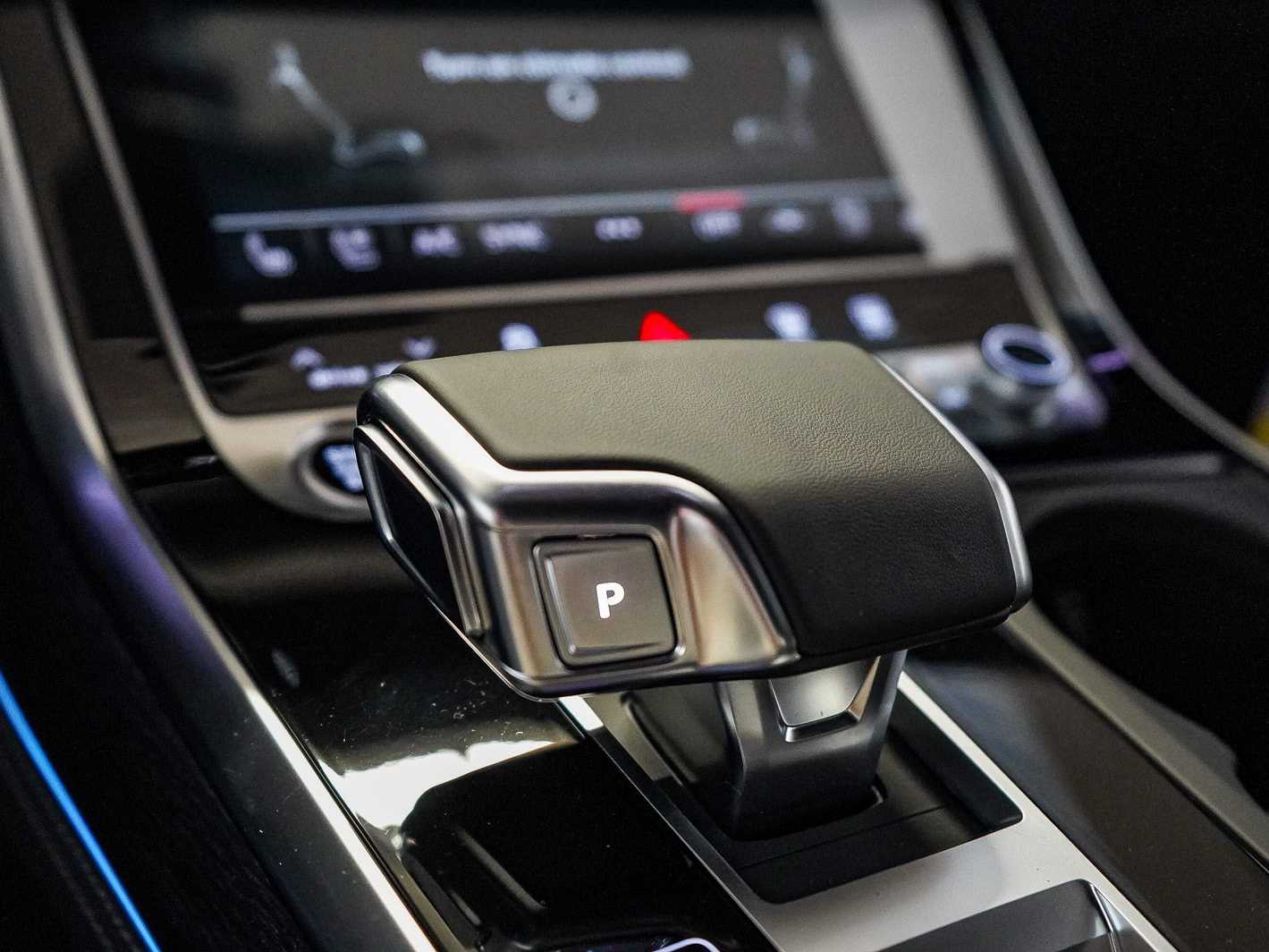 Thumbnail: 2026 Audi Q8 - 23