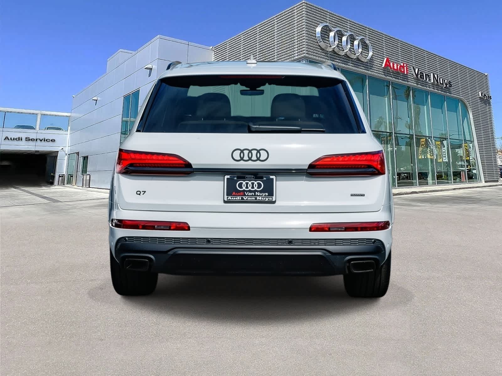 Thumbnail: 2026 Audi Q7 - 3