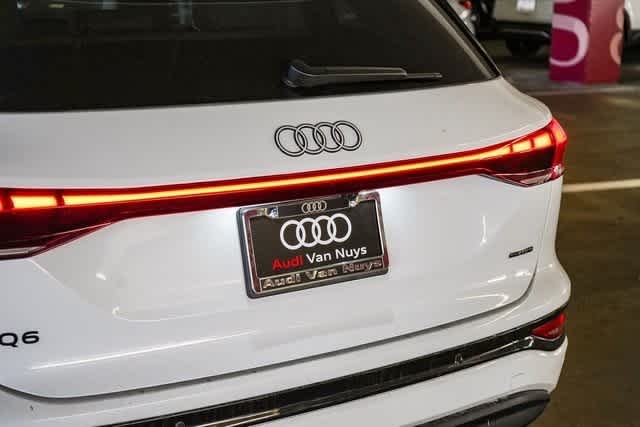 Thumbnail: 2025 Audi Q6 e-tron - 12