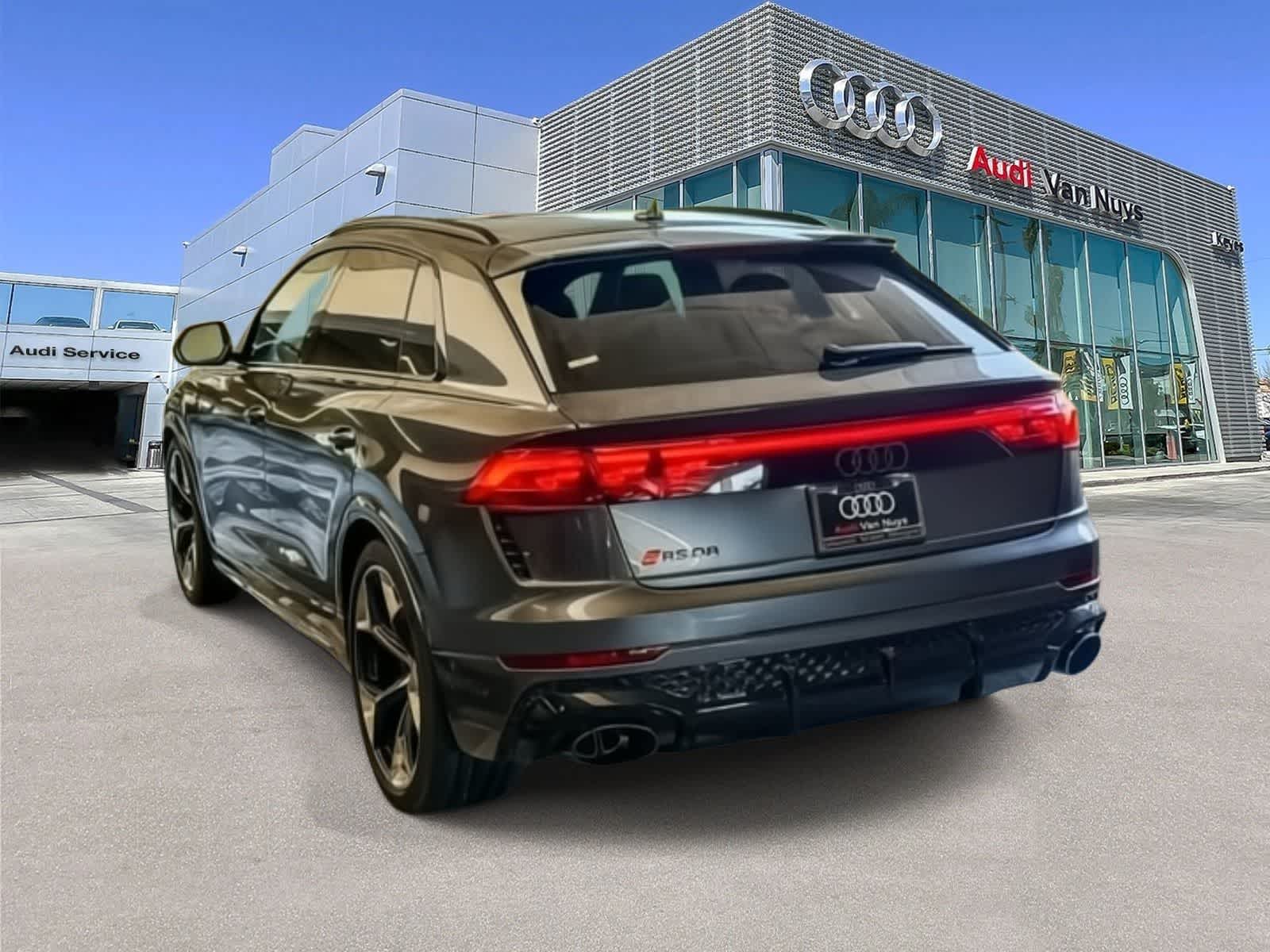 Thumbnail: 2026 Audi RS Q8 - 6