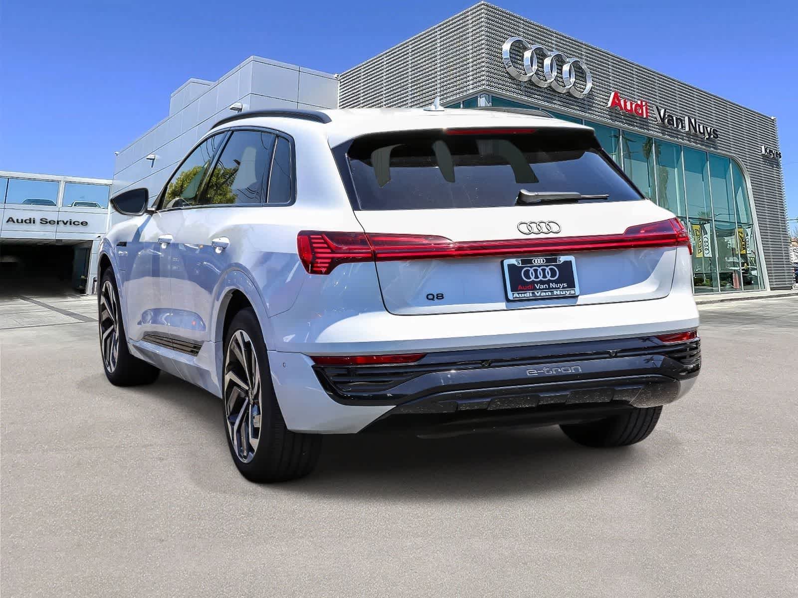 Thumbnail: 2024 Audi Q8 e-tron - 2