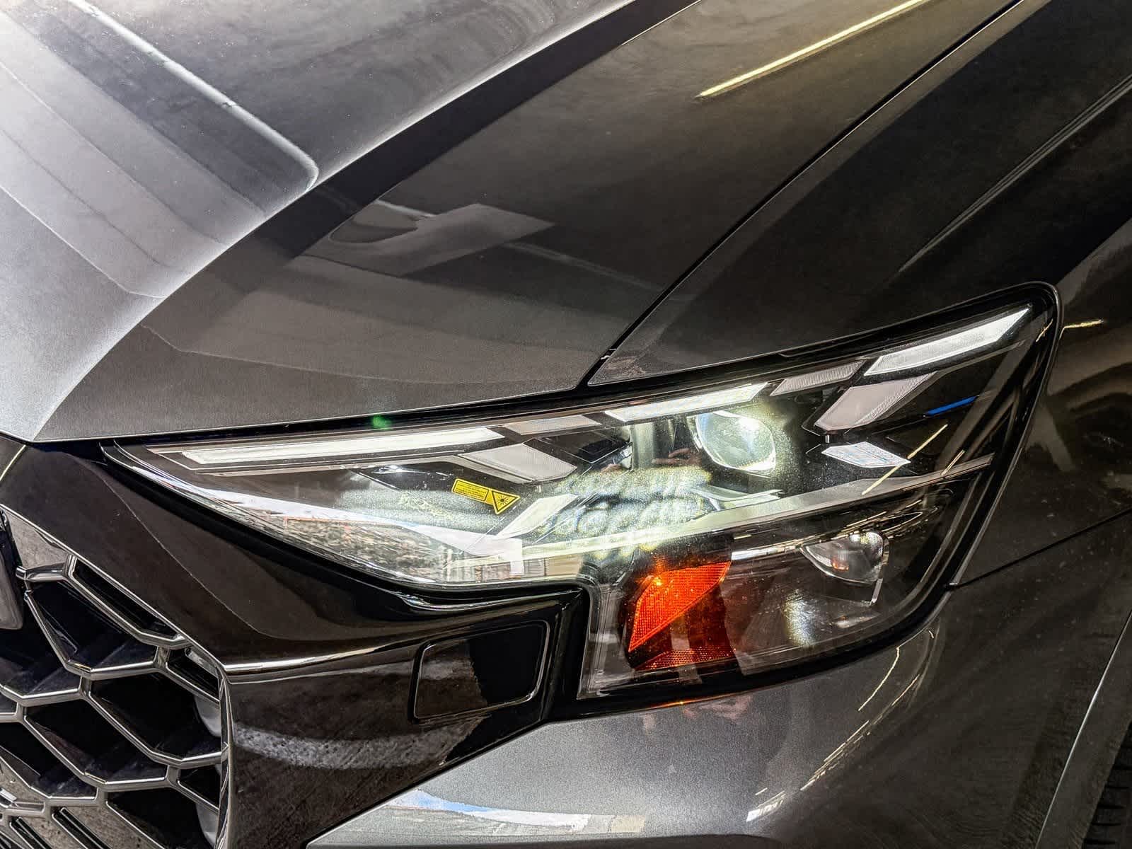 Thumbnail: 2026 Audi RS Q8 - 10