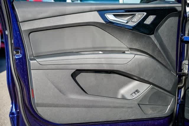 Thumbnail: 2023 Audi Q4 e-tron - 18