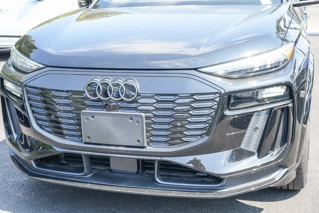 Thumbnail: 2025 Audi SQ6 e-tron - 8