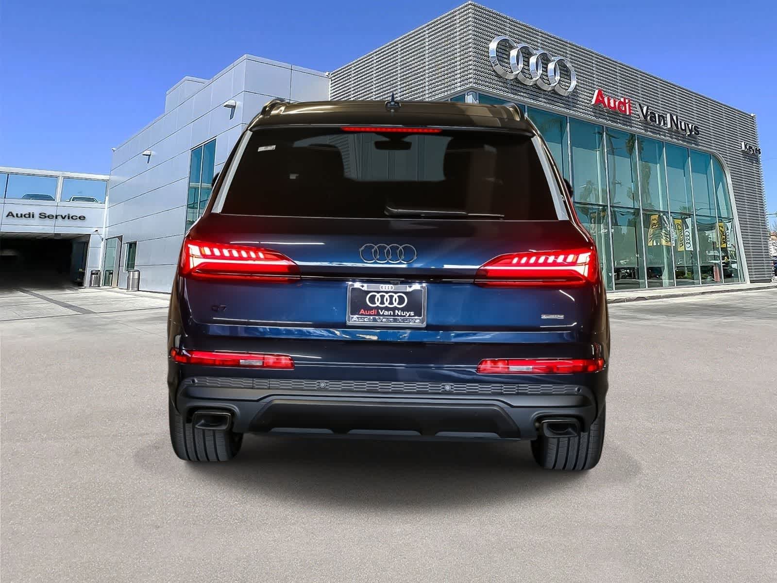 Thumbnail: 2026 Audi Q7 - 5