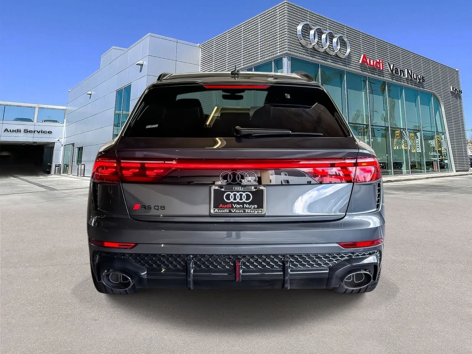 Thumbnail: 2026 Audi RS Q8 - 5