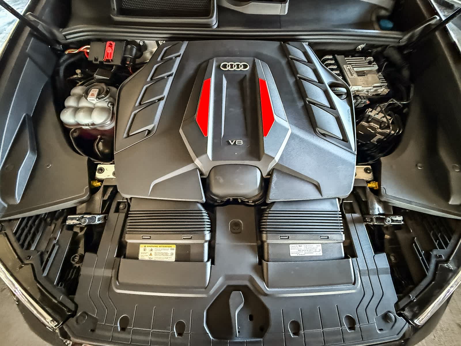 Thumbnail: 2026 Audi SQ8 - 27