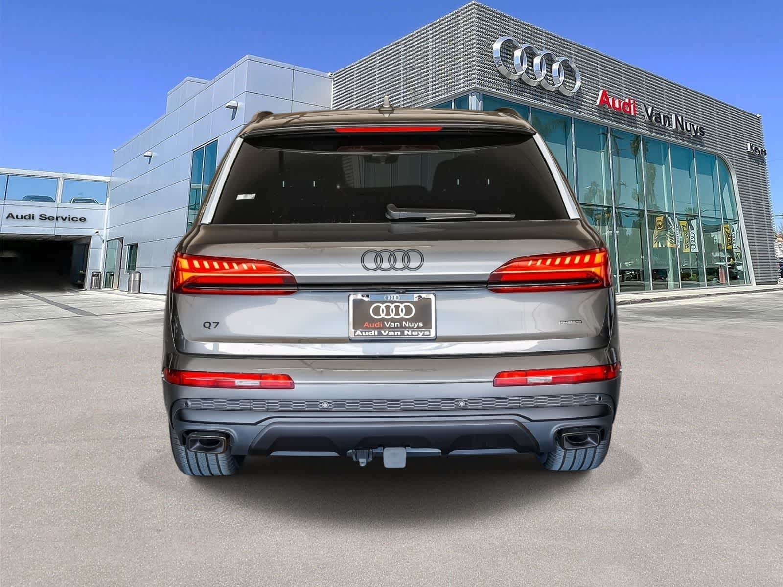 Thumbnail: 2026 Audi Q7 - 5