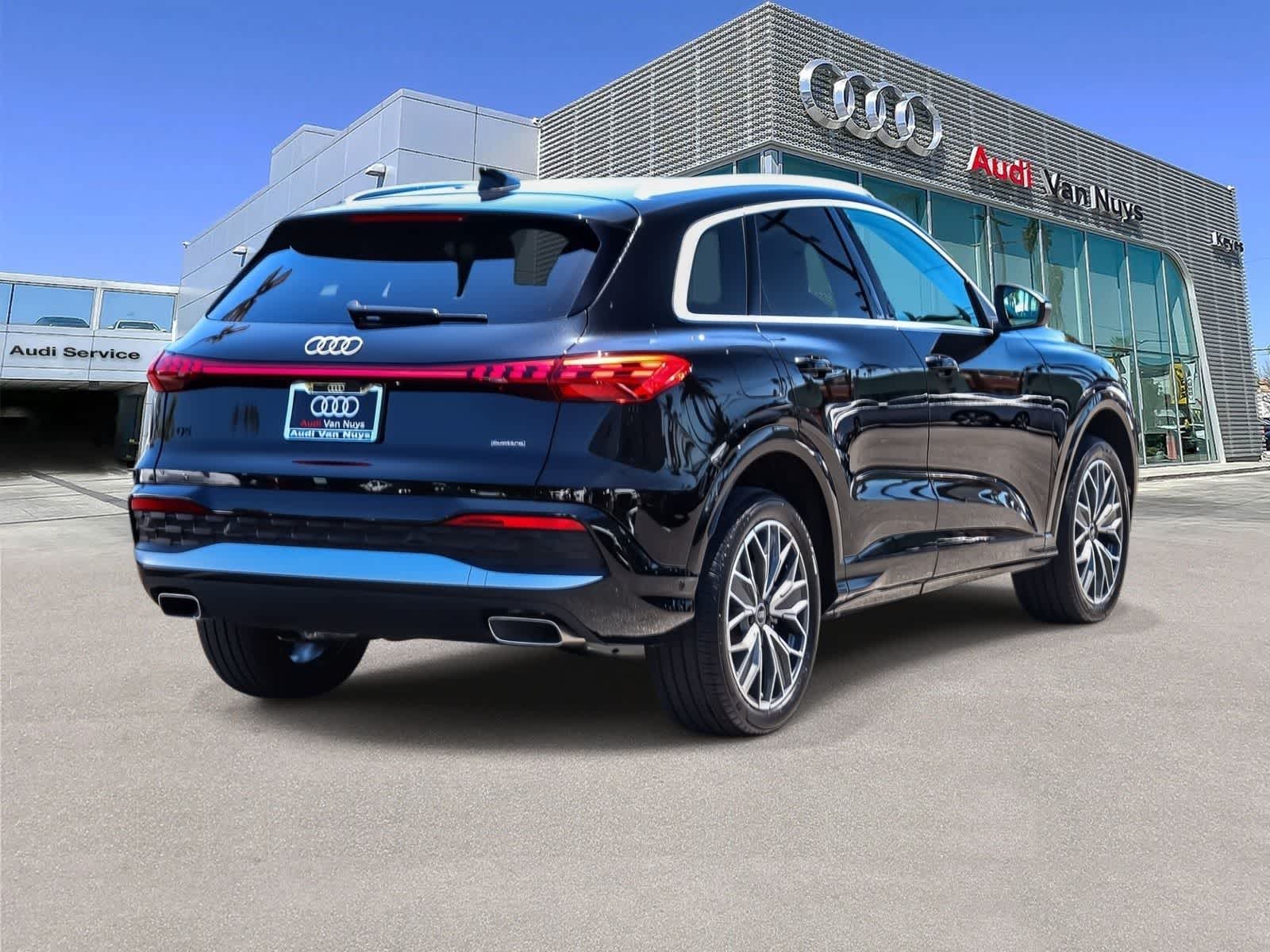 Thumbnail: 2025 Audi Q5 - 3