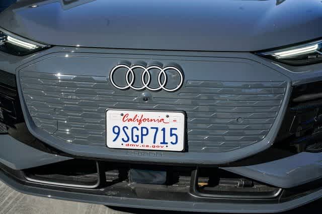 Thumbnail: 2025 Audi Q6 e-tron - 8