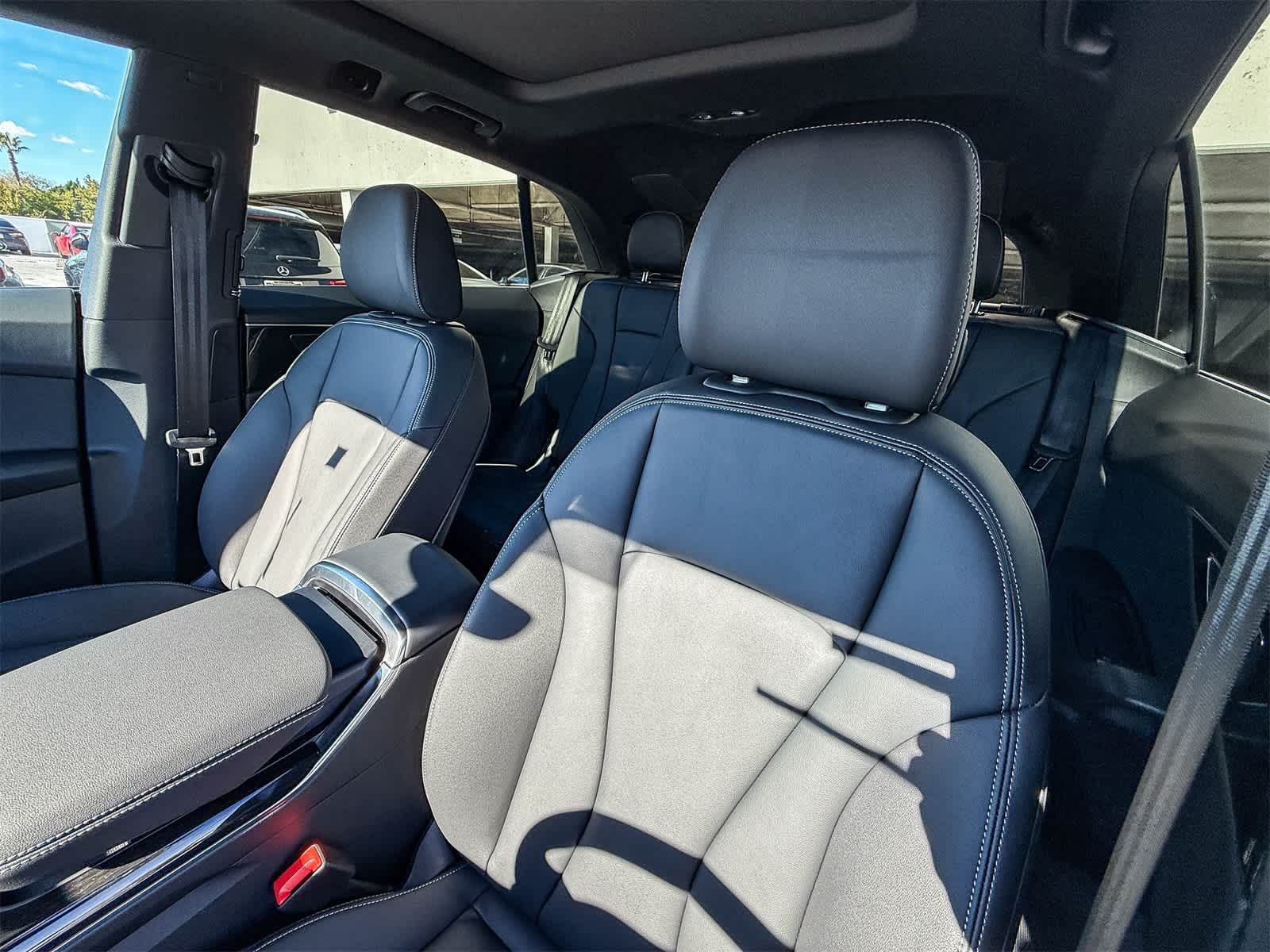 Thumbnail: 2026 Audi Q8 - 26