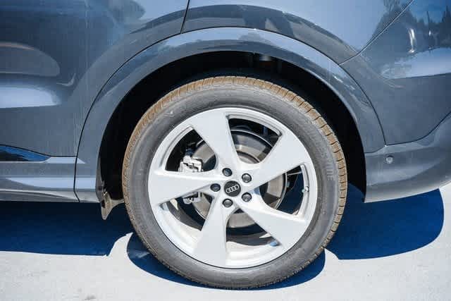 Thumbnail: 2025 Audi Q5 - 14