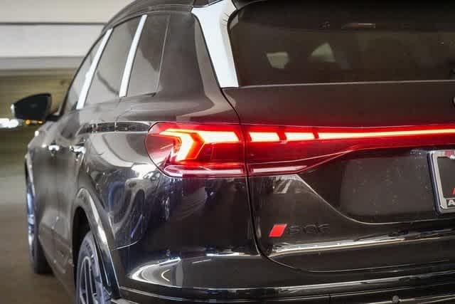 Thumbnail: 2025 Audi SQ6 e-tron - 10